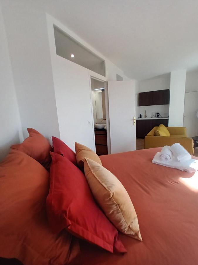 Paris Balcony Top Floor Room Luaran gambar