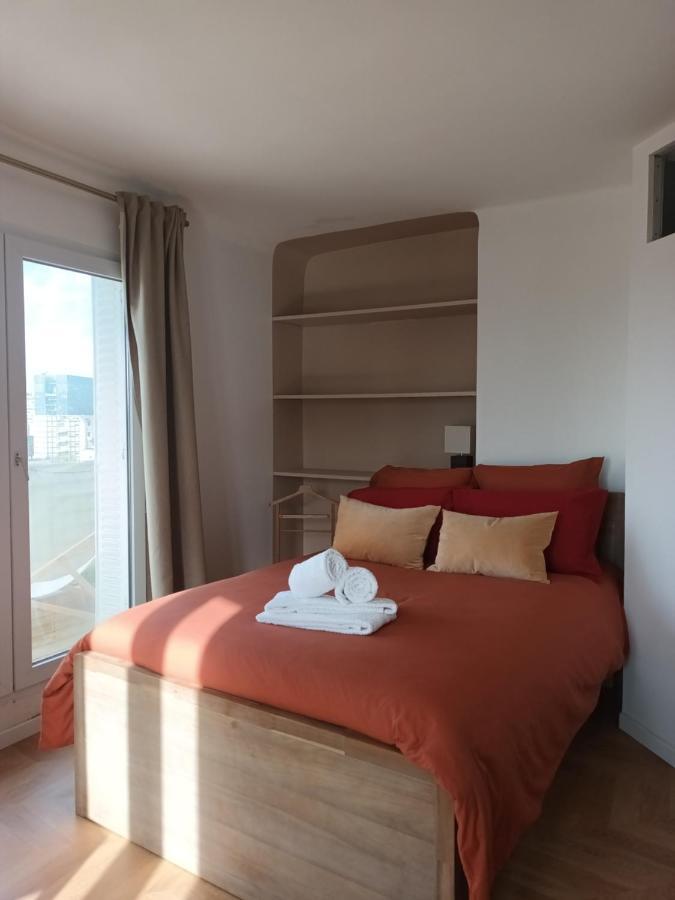 Paris Balcony Top Floor Room Luaran gambar