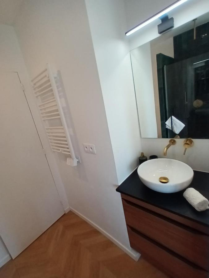 Paris Balcony Top Floor Room Luaran gambar