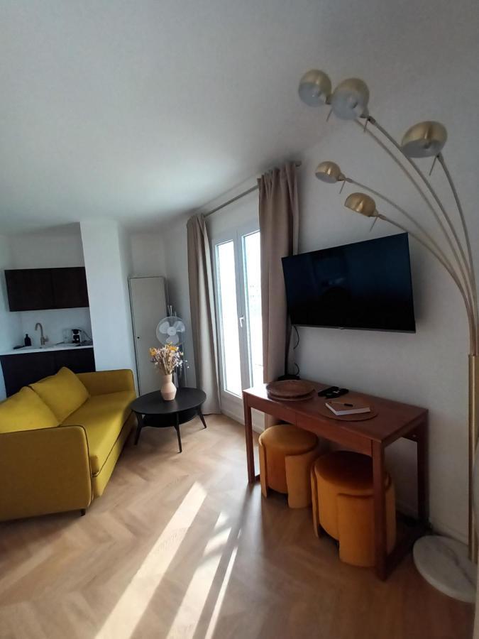 Paris Balcony Top Floor Room Luaran gambar